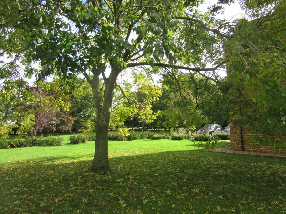 Bed and Breakfast Weston Hill Farm Moreton Pinkney Экстерьер фото